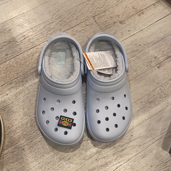 Blue Crocs with Jibbitz  Fur lining Nic toasty & warm size 8 nwot… - Picture 10 of 11